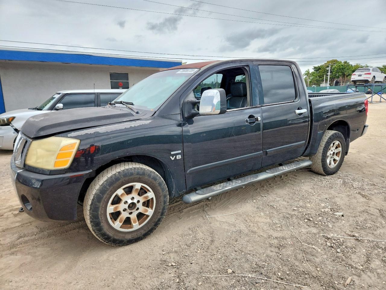 2004 NISSAN Titan