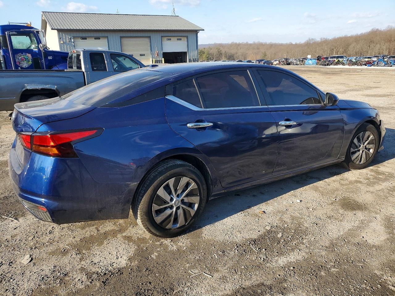 2020 NISSAN