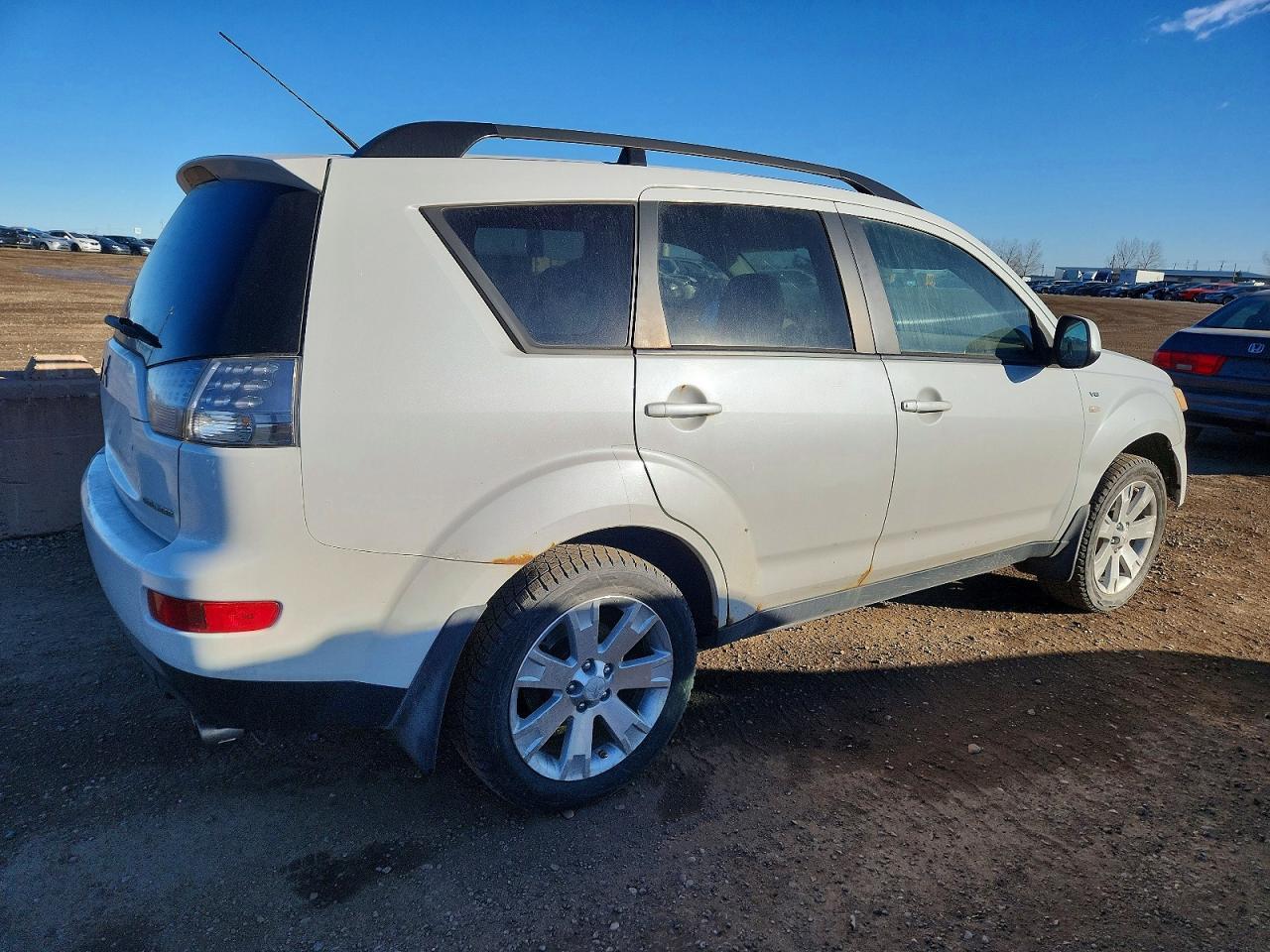 2008 MITSUBISHI outlander