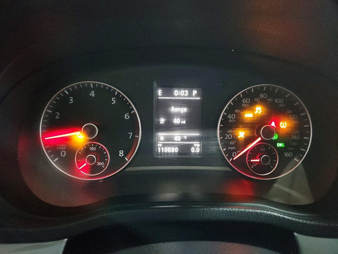2013 VOLKSWAGEN Passat