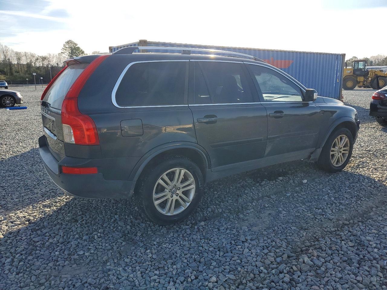 2011 VOLVO XC90