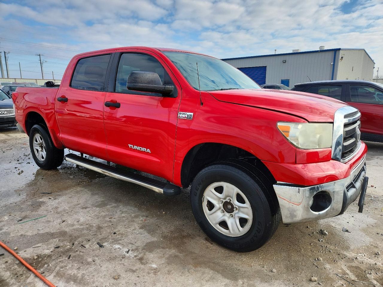 2011 TOYOTA TUNDRA