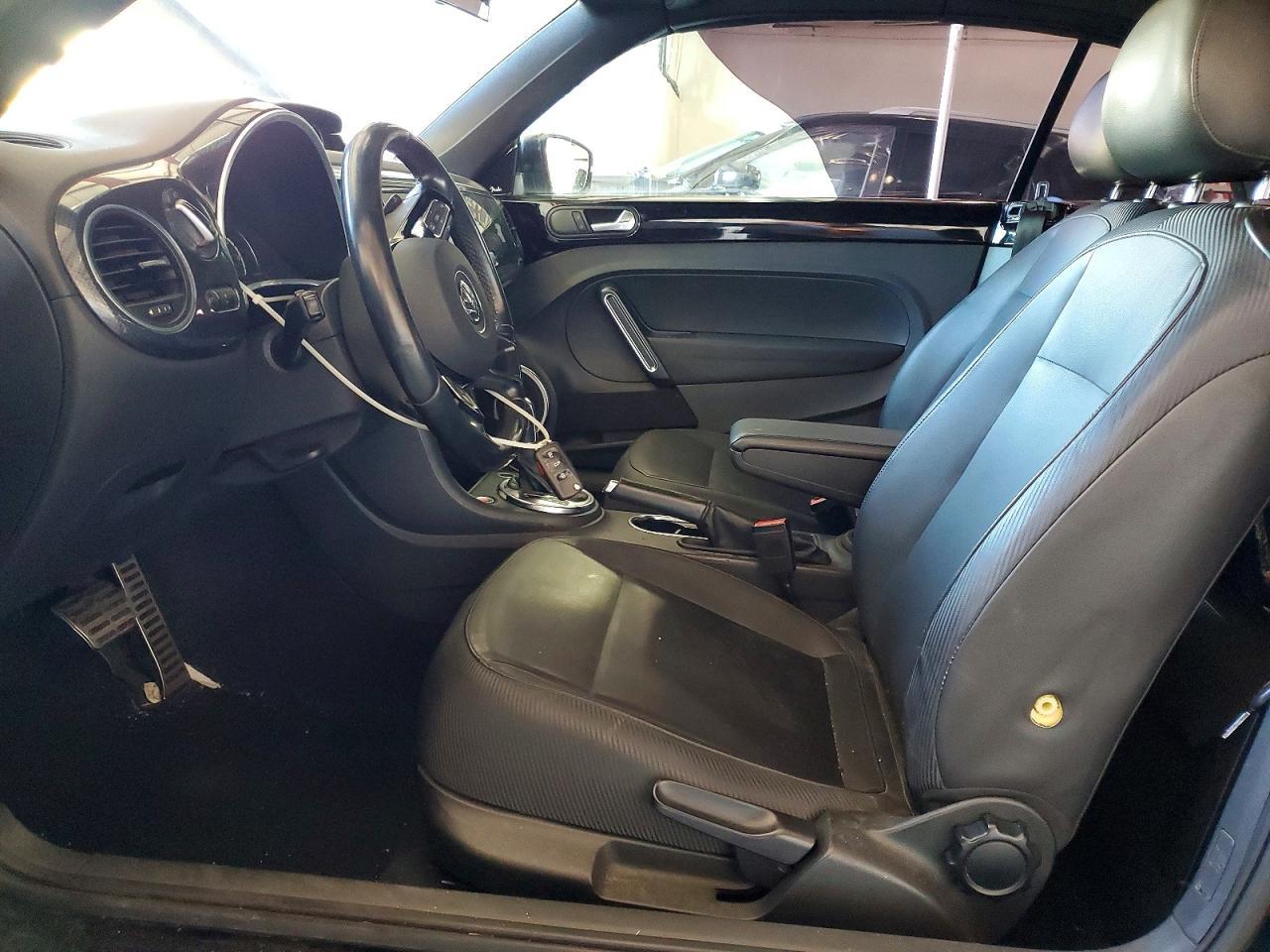 2013 VOLKSWAGEN Beetle