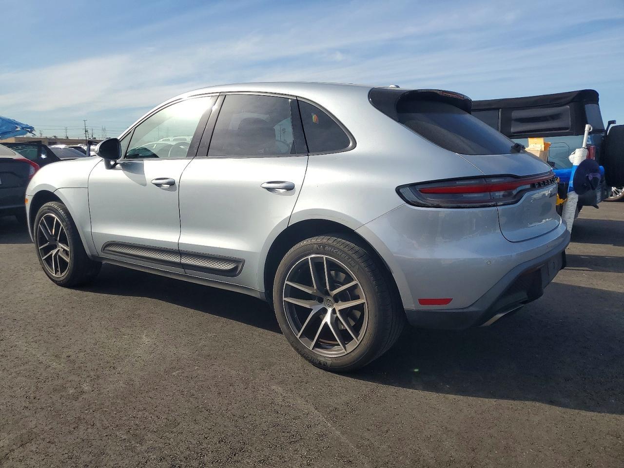 2022 PORSCHE Macan
