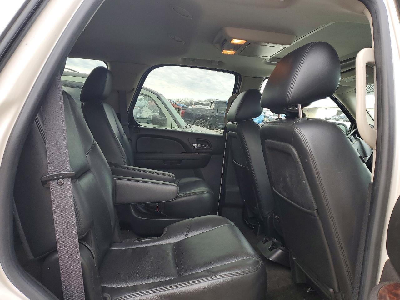 2011 CHEVROLET Tahoe