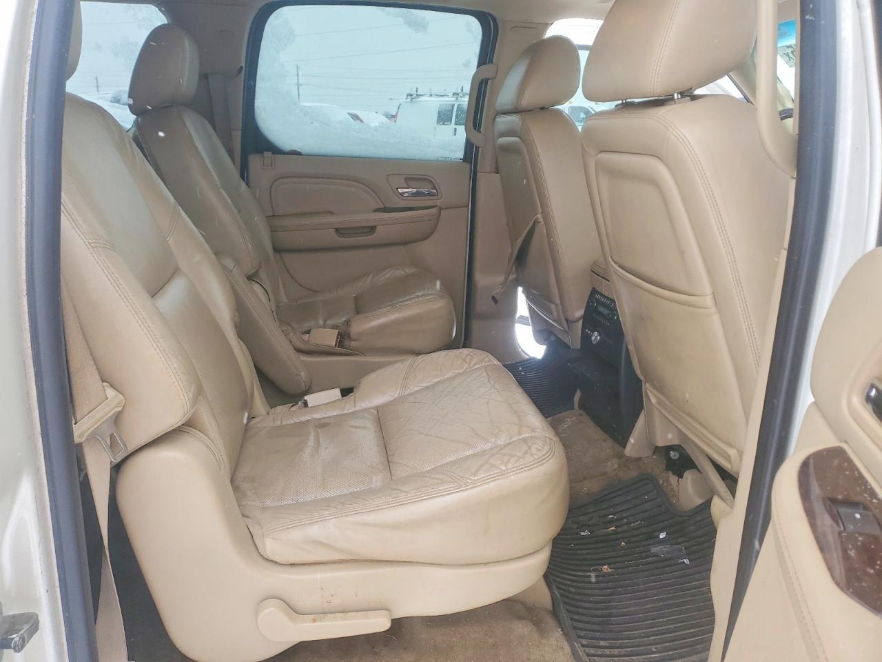 2011 CADILLAC Escalade ESV