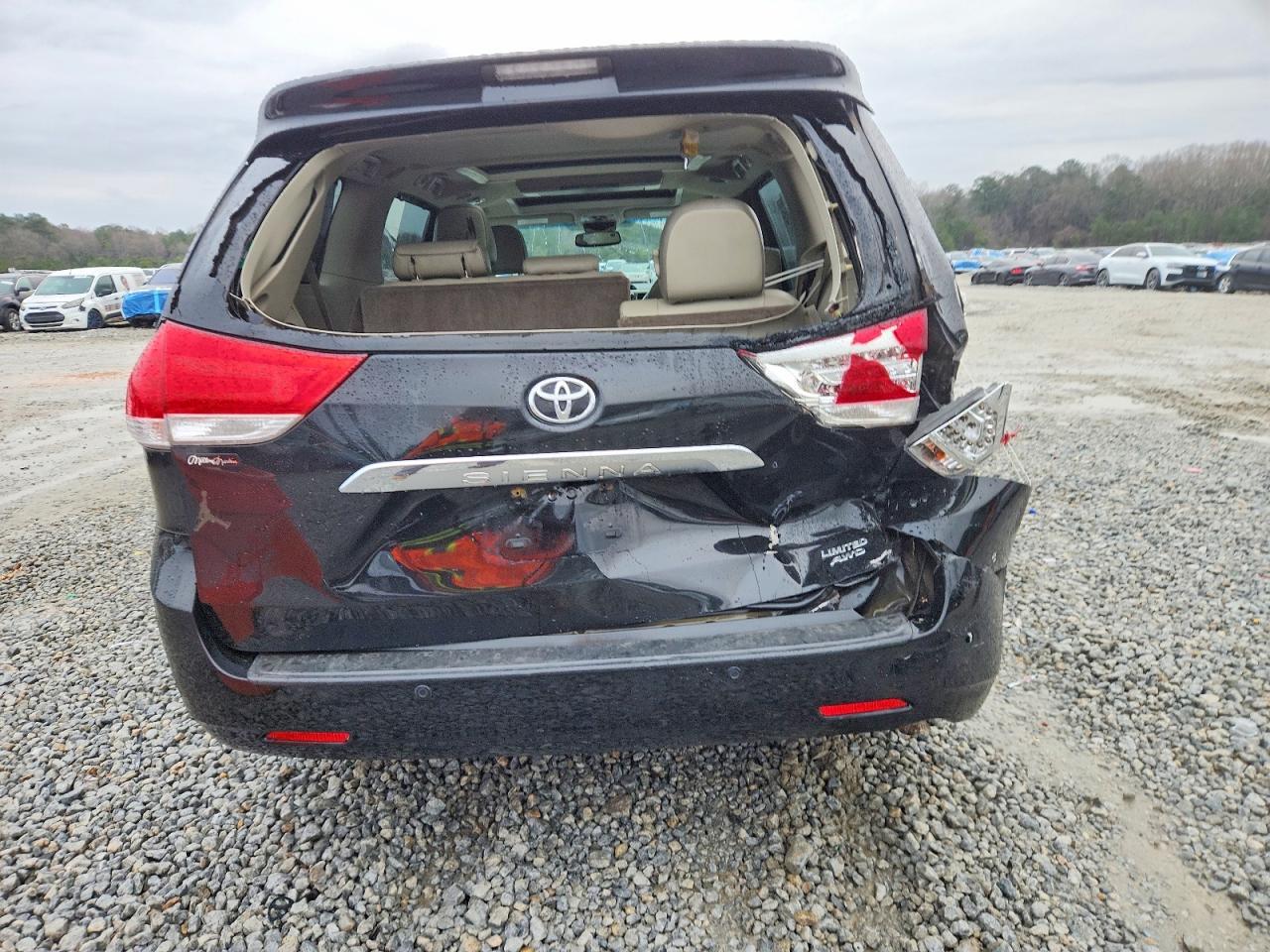 2013 TOYOTA SIENNA