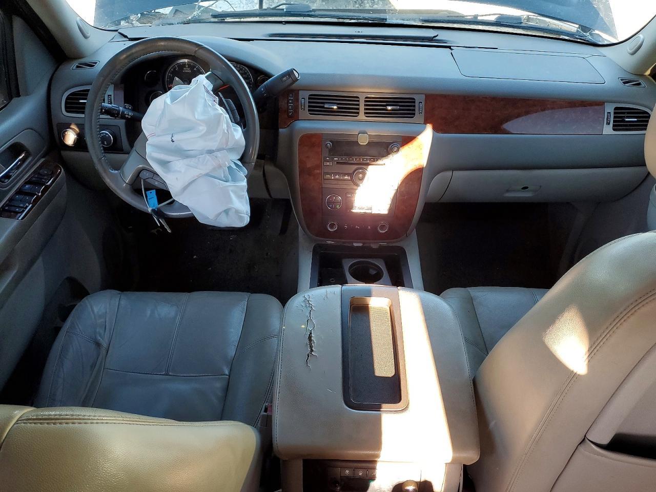 2011 CHEVROLET Tahoe
