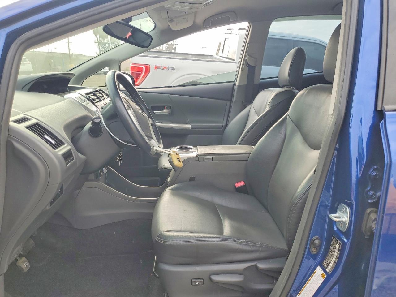 2013 TOYOTA PRIUS V