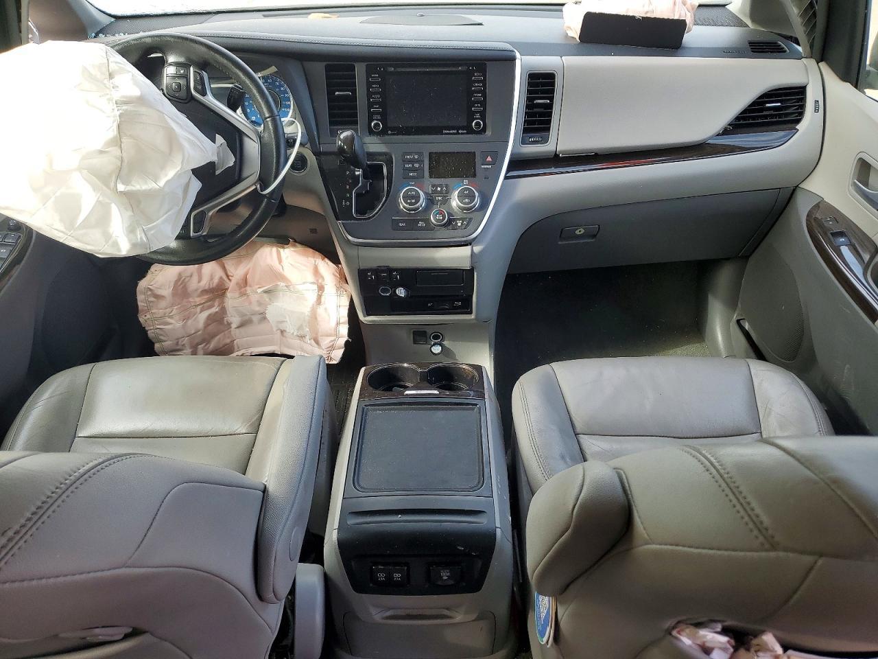 2019 TOYOTA SIENNA