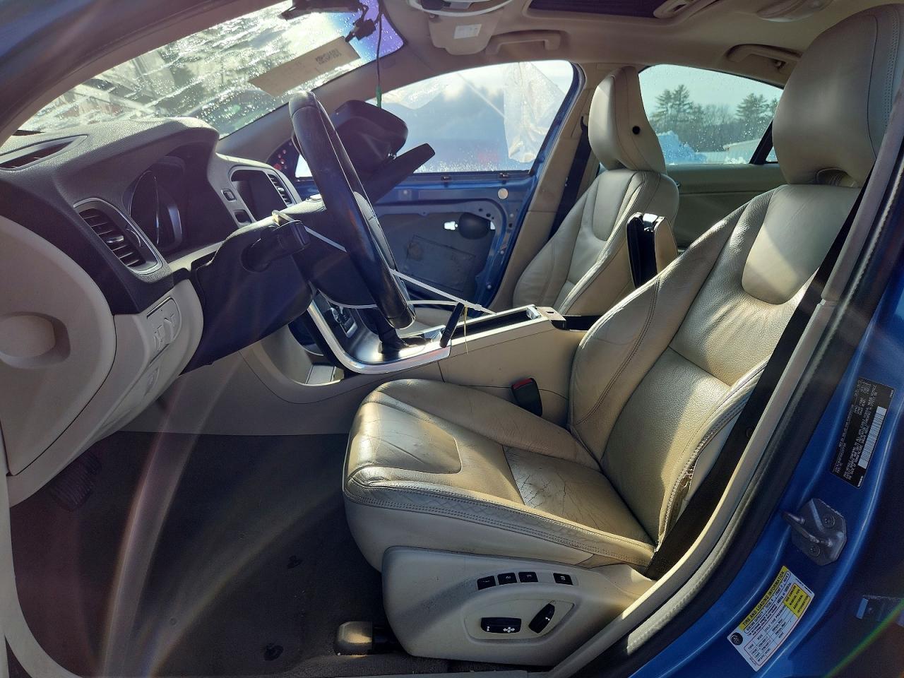 2014 VOLVO S60