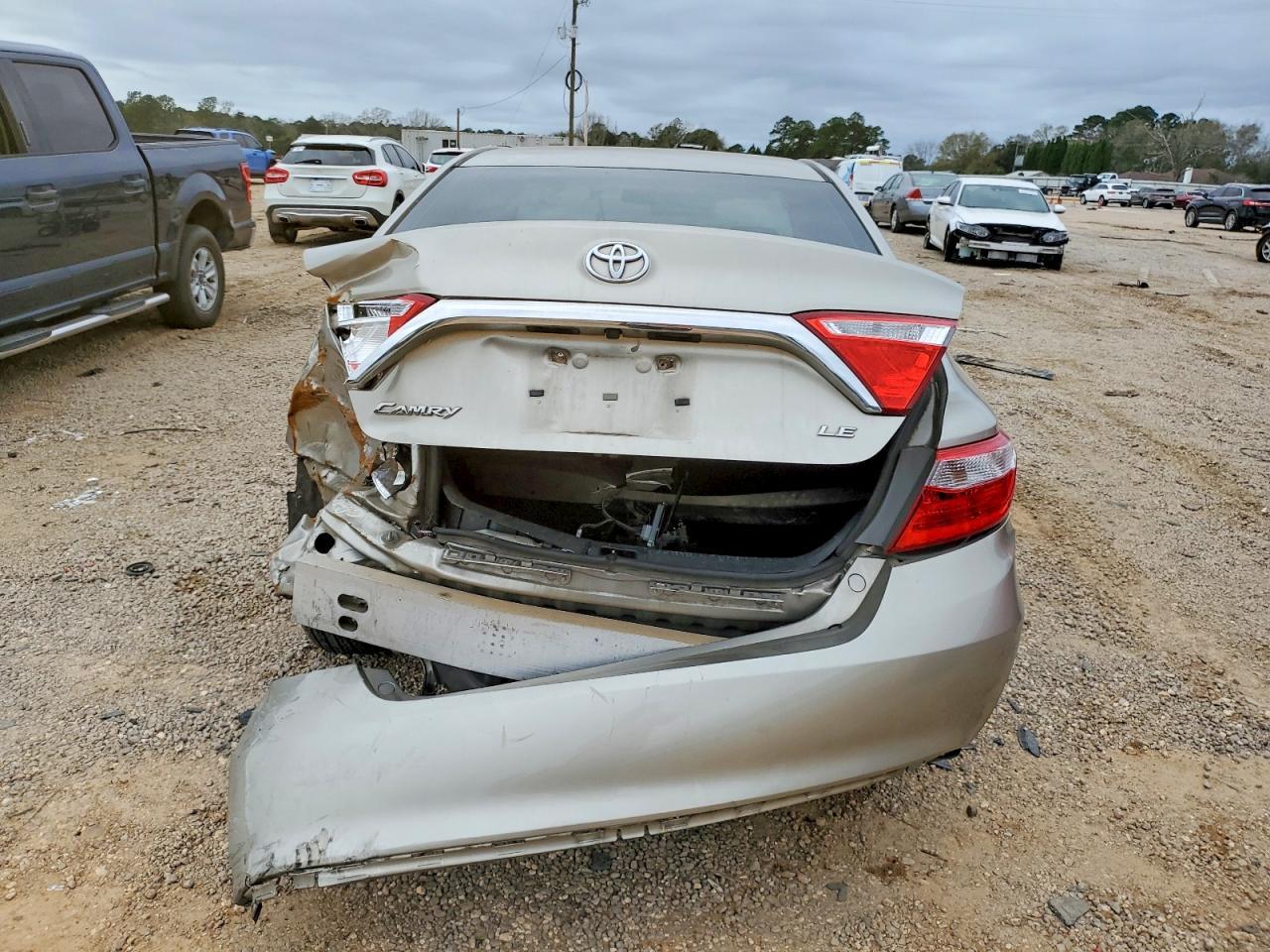 2015 TOYOTA CAMRY