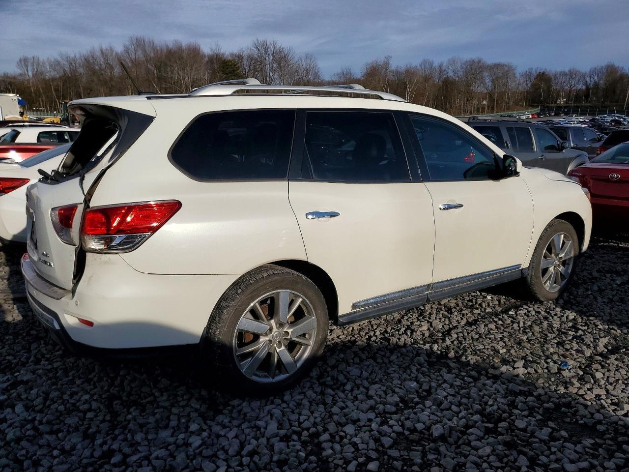2016 NISSAN PATHFINDER