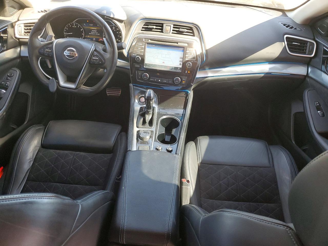2016 NISSAN Maxima