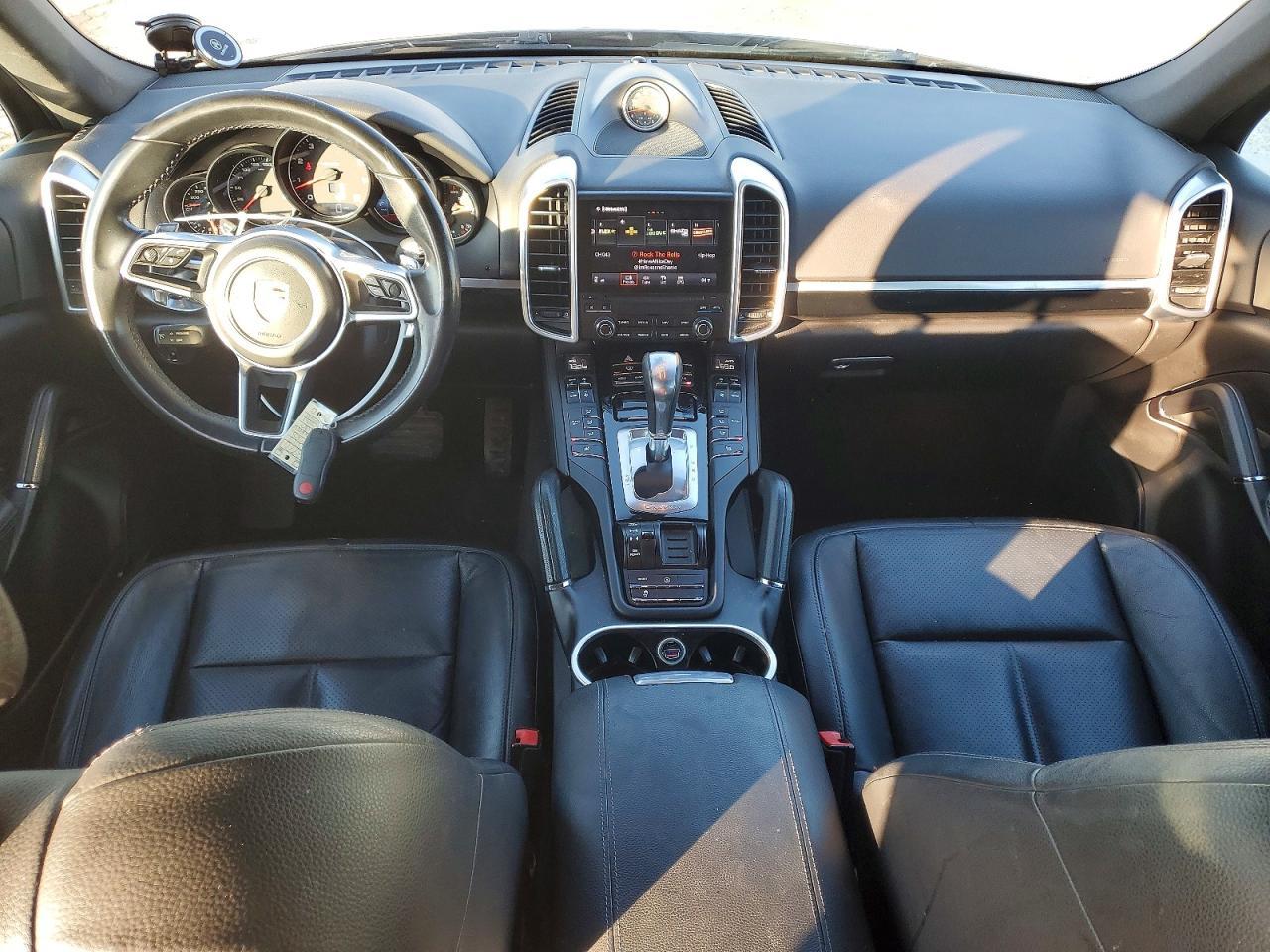 2017 PORSCHE CAYENNE