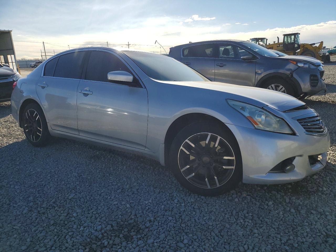 2011 INFINITI G37
