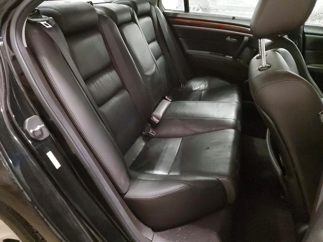 2010 ACURA RL
