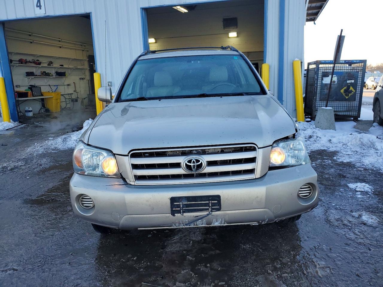 2005 TOYOTA HIGHLANDER