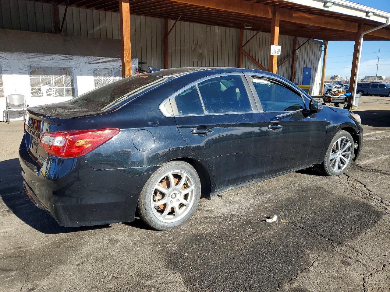 2017 SUBARU Legacy