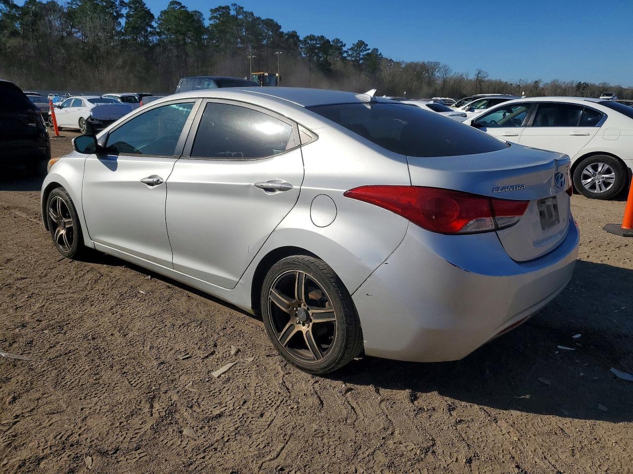 2012 HYUNDAI ELANTRA