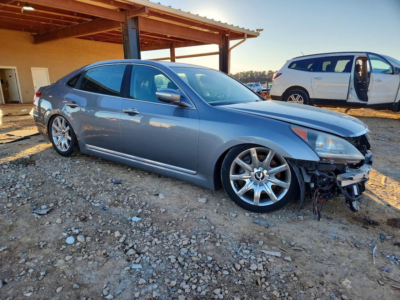 2013 HYUNDAI Equus