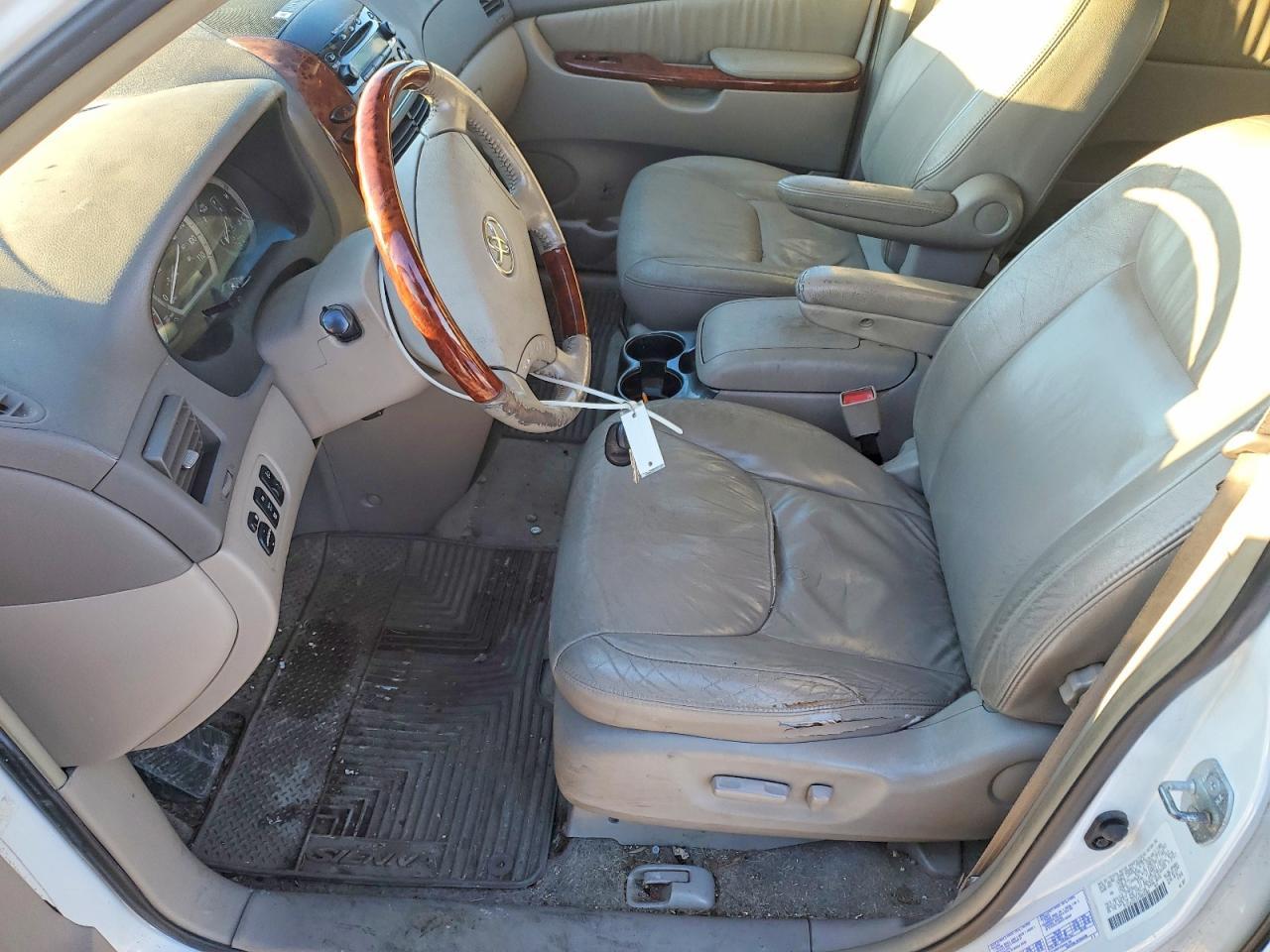 2004 TOYOTA SIENNA