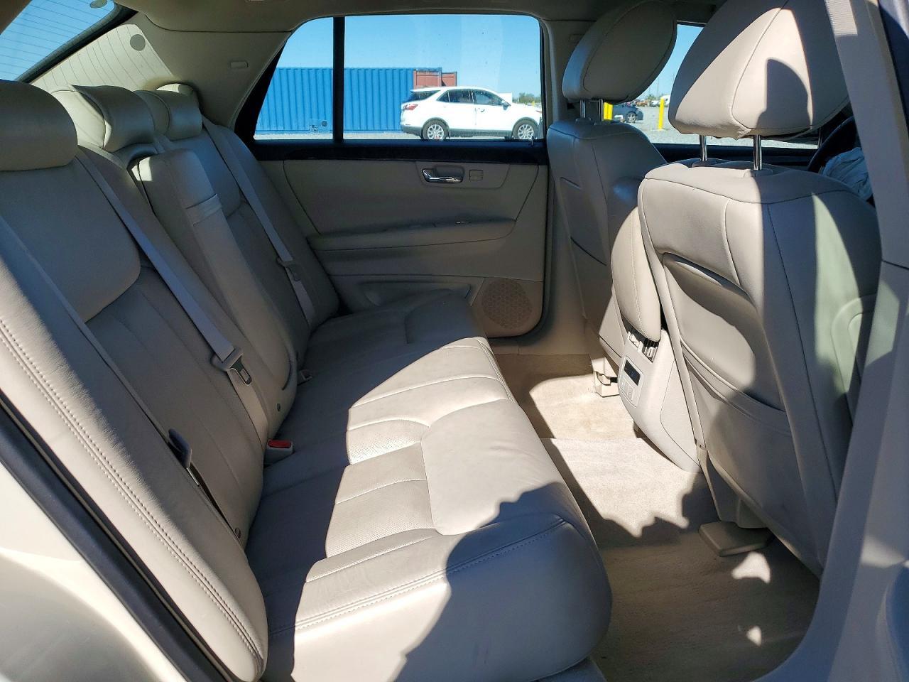 2010 CADILLAC DTS