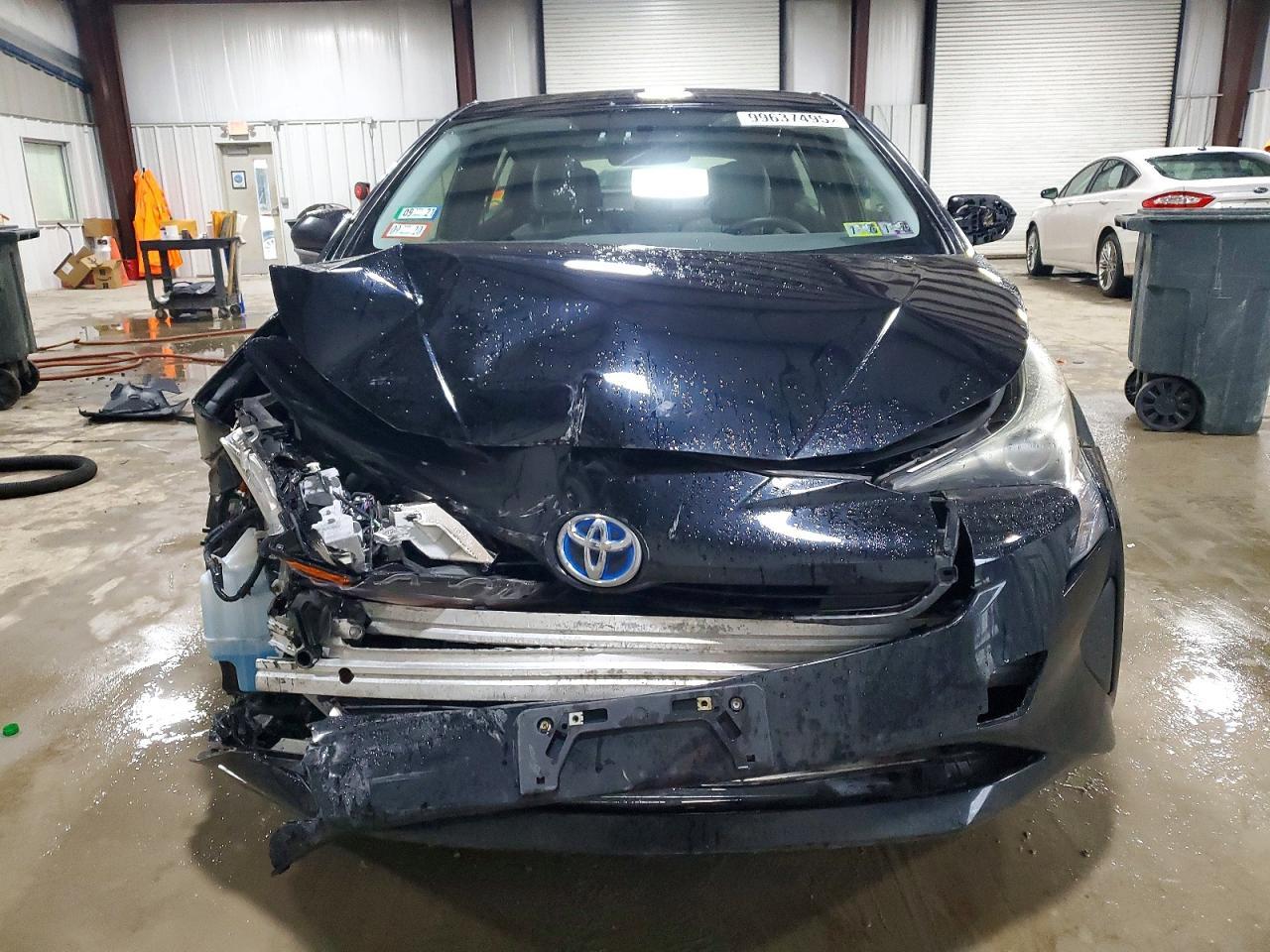 2016 TOYOTA PRIUS