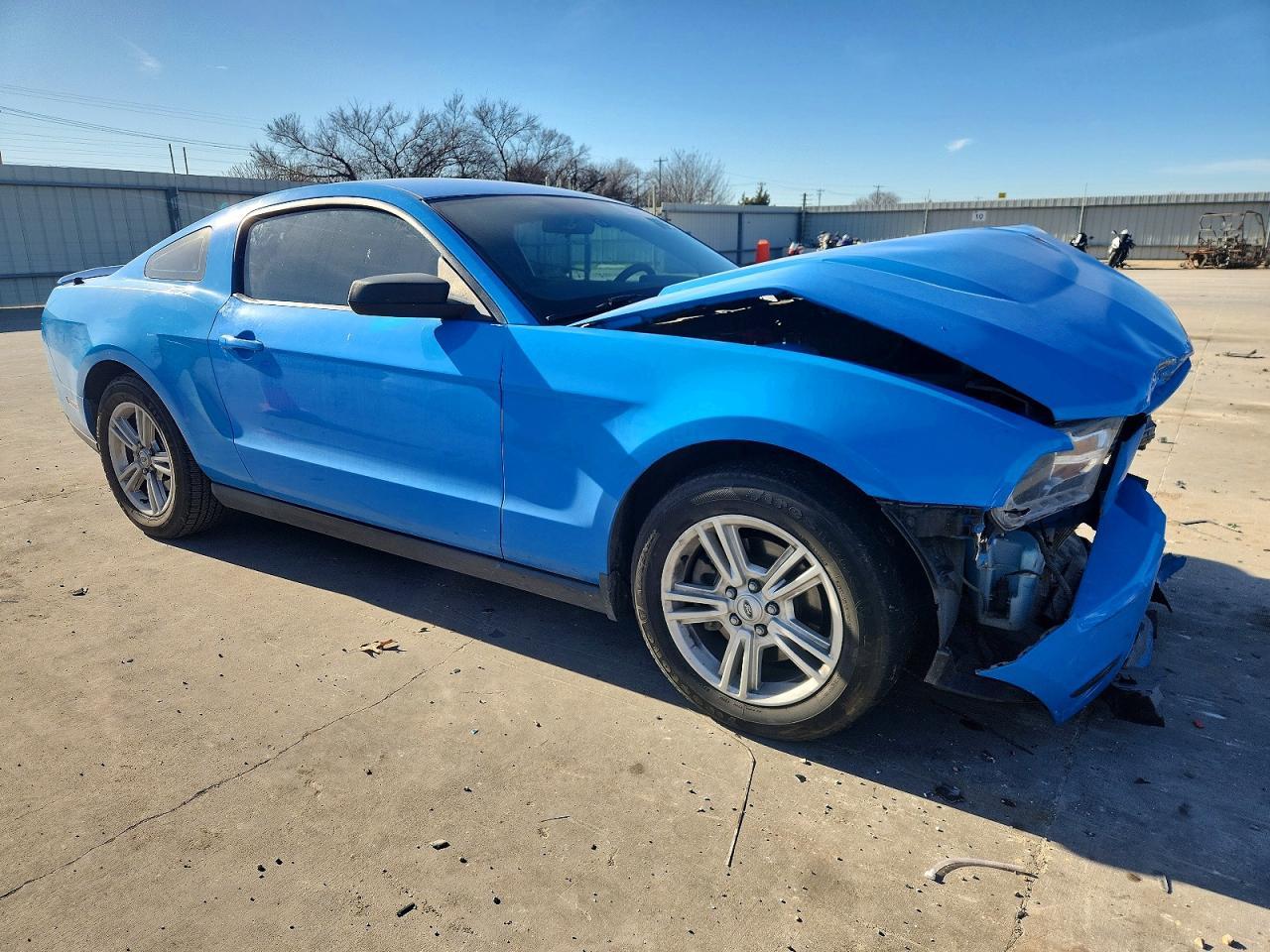 2011 FORD MUSTANG