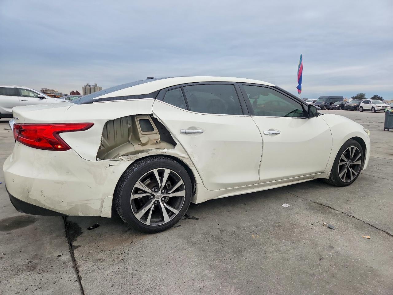 2017 NISSAN Maxima