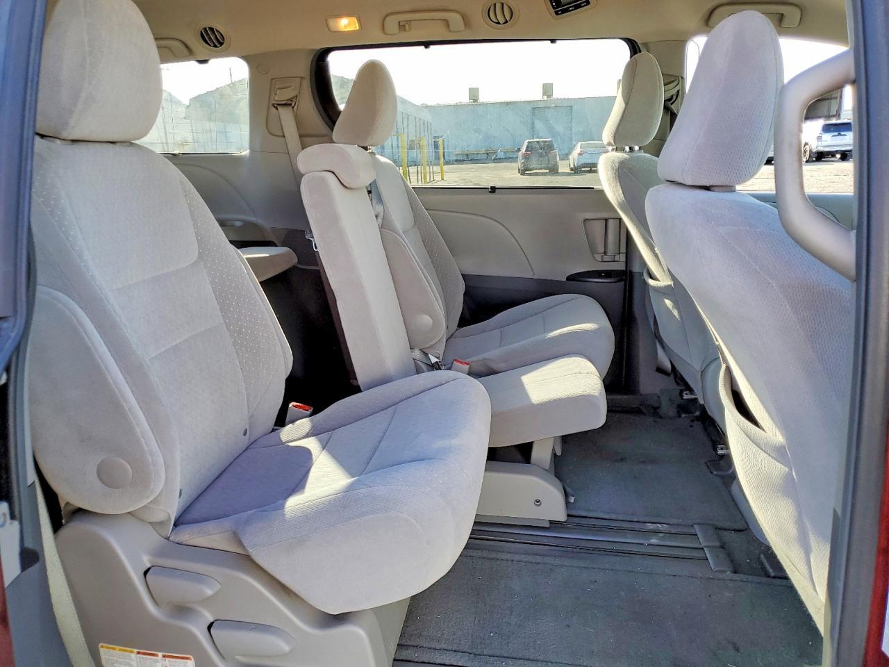 2016 TOYOTA SIENNA