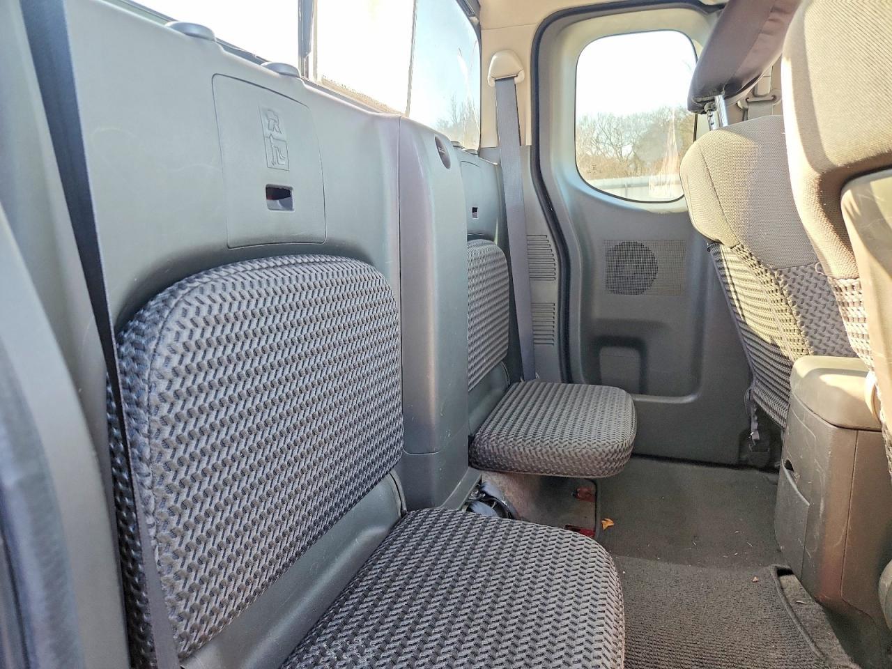 2010 NISSAN Frontier