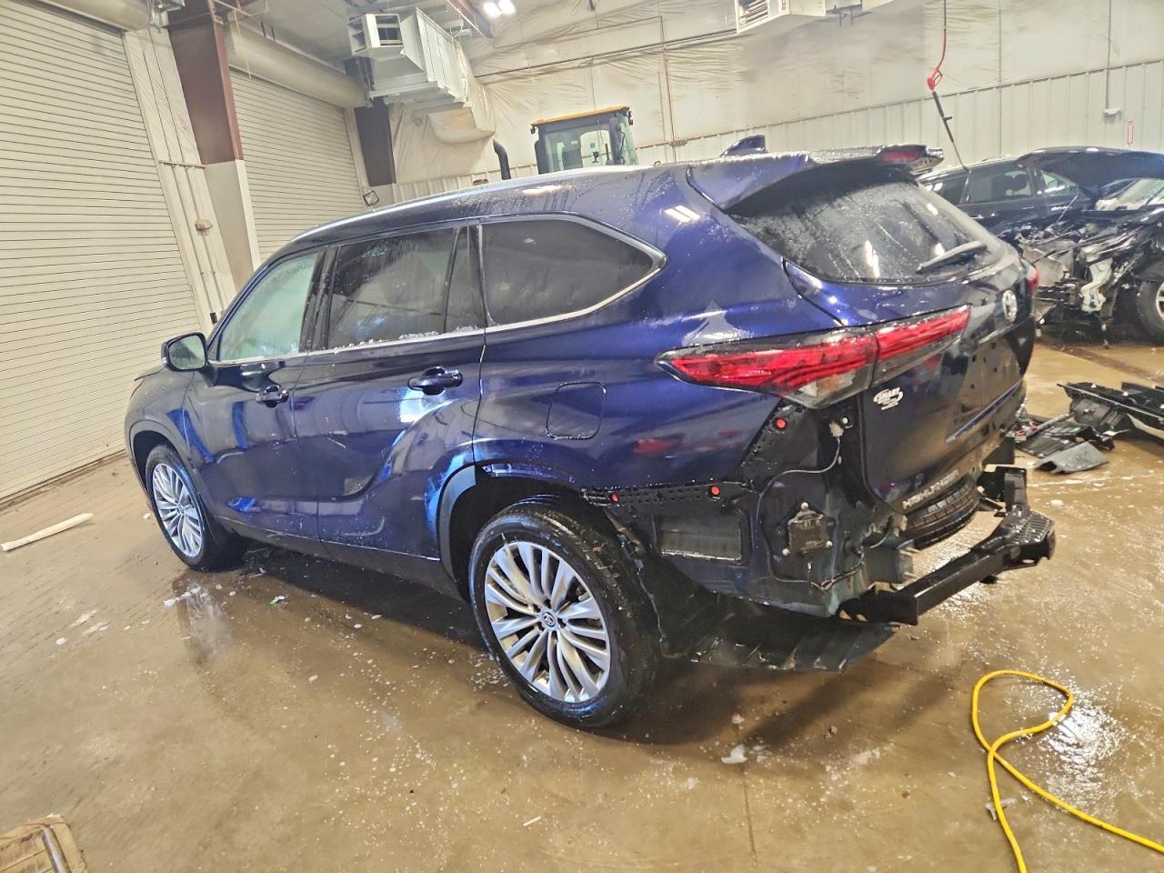 2022 TOYOTA HIGHLANDER