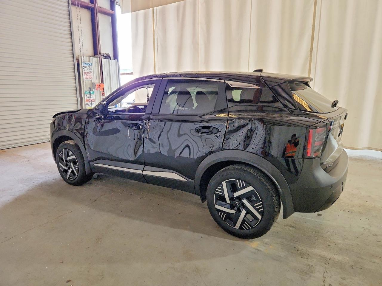 2025 NISSAN KICKS