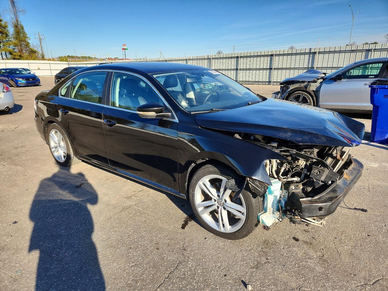 2014 VOLKSWAGEN Passat