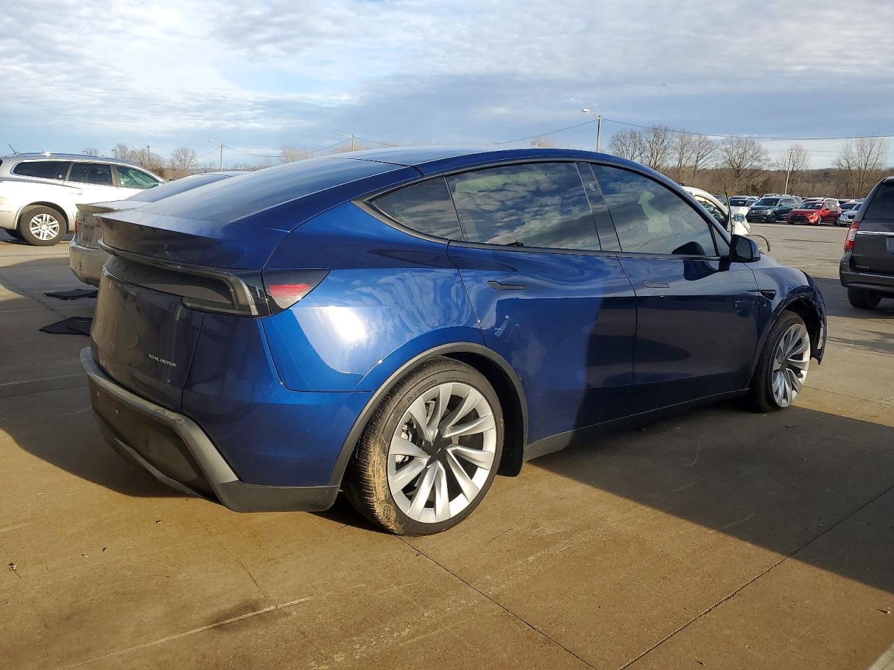 2026 TESLA MODEL Y