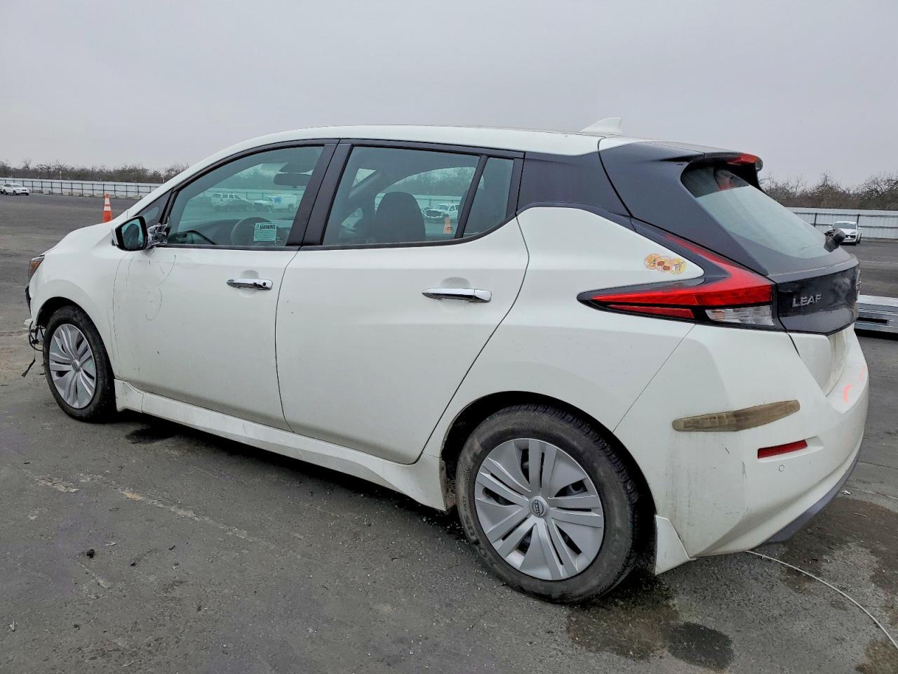 2023 NISSAN LEAF