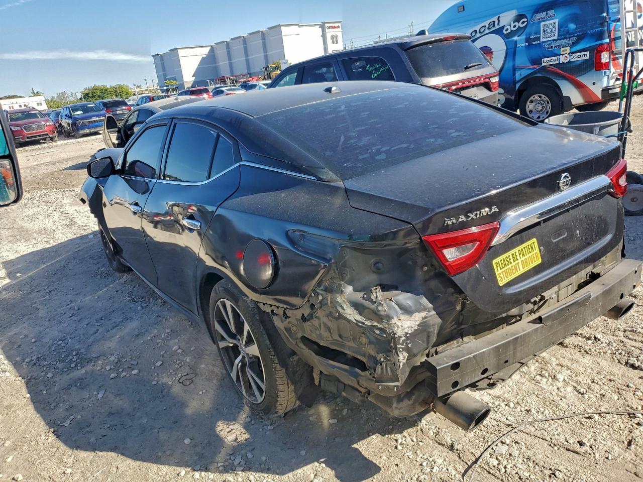 2017 NISSAN Maxima
