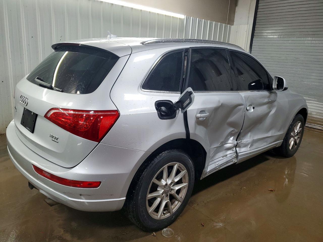 2011 AUDI Q5