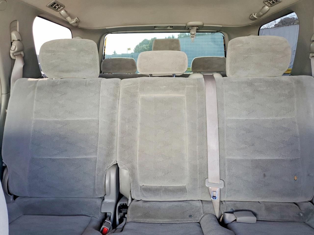 2005 TOYOTA Sequoia