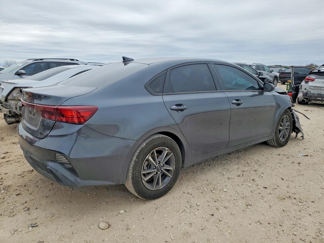 2024 KIA FORTE