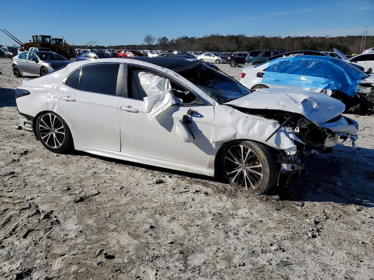 2018 TOYOTA CAMRY