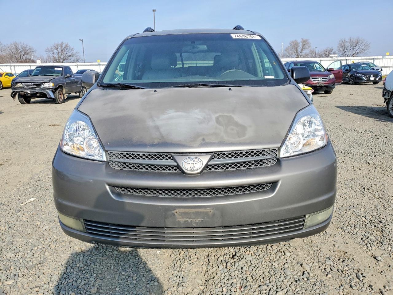2004 TOYOTA SIENNA