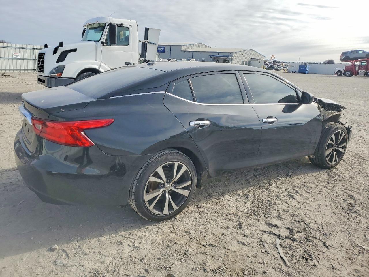 2016 NISSAN Maxima