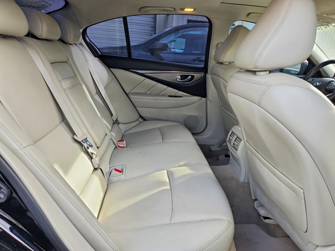 2016 INFINITI Q50