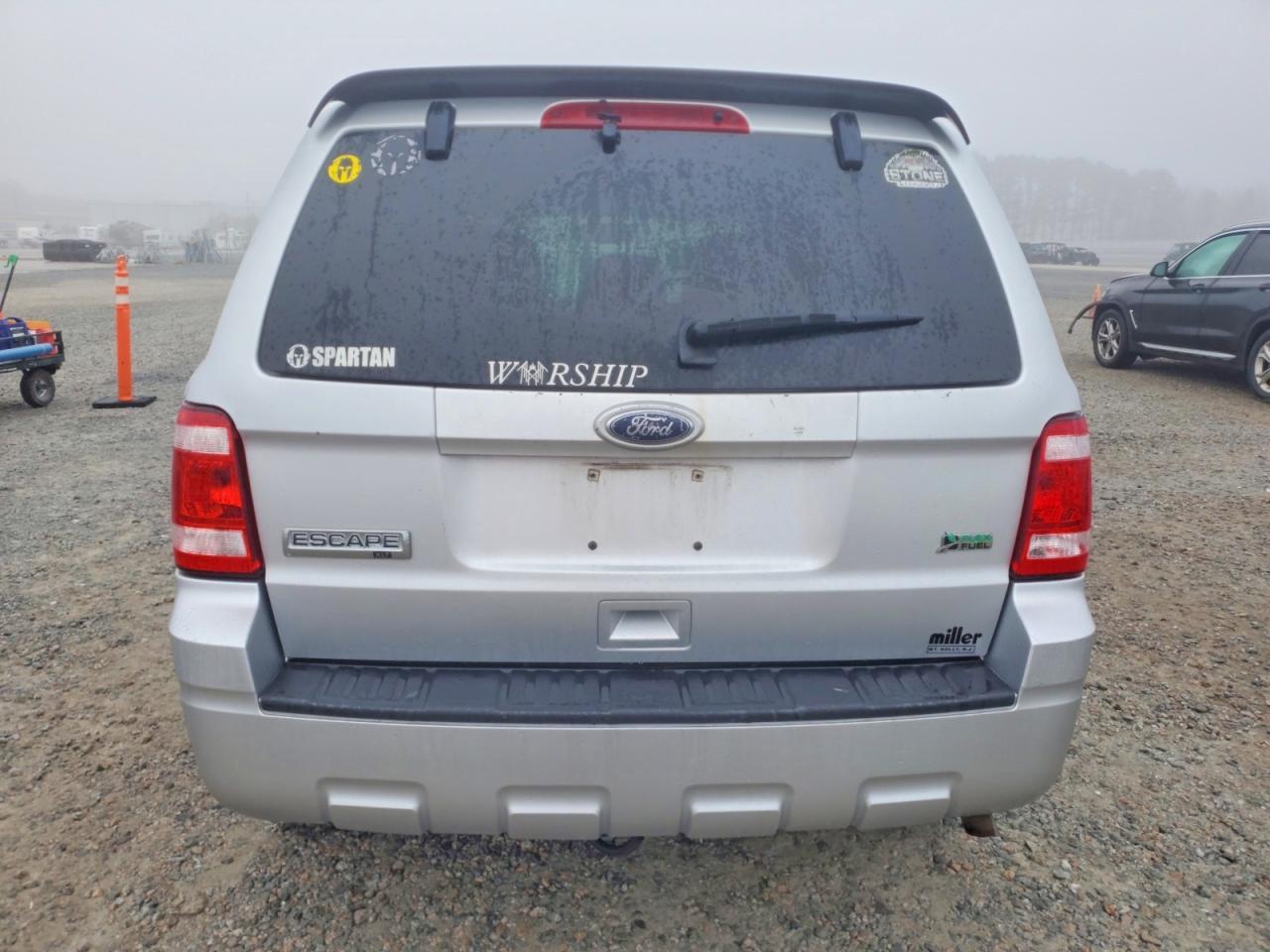 2010 FORD ESCAPE