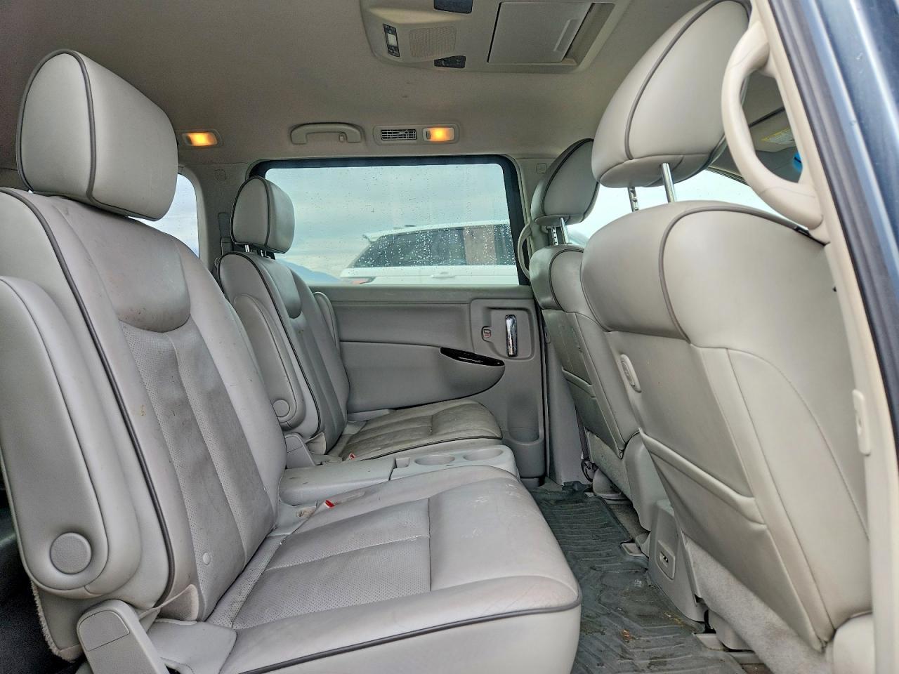 2012 NISSAN Quest