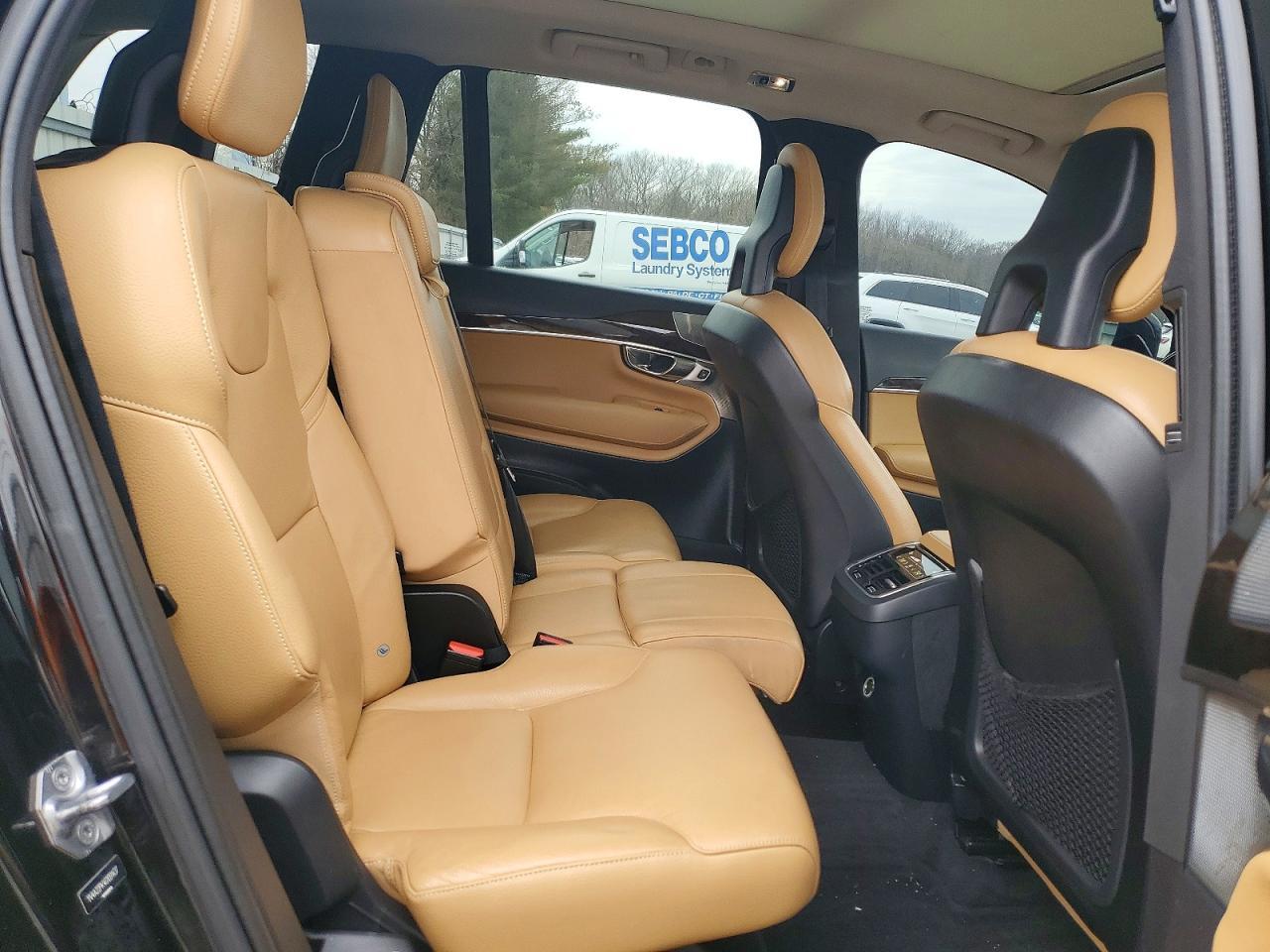 2016 VOLVO XC90