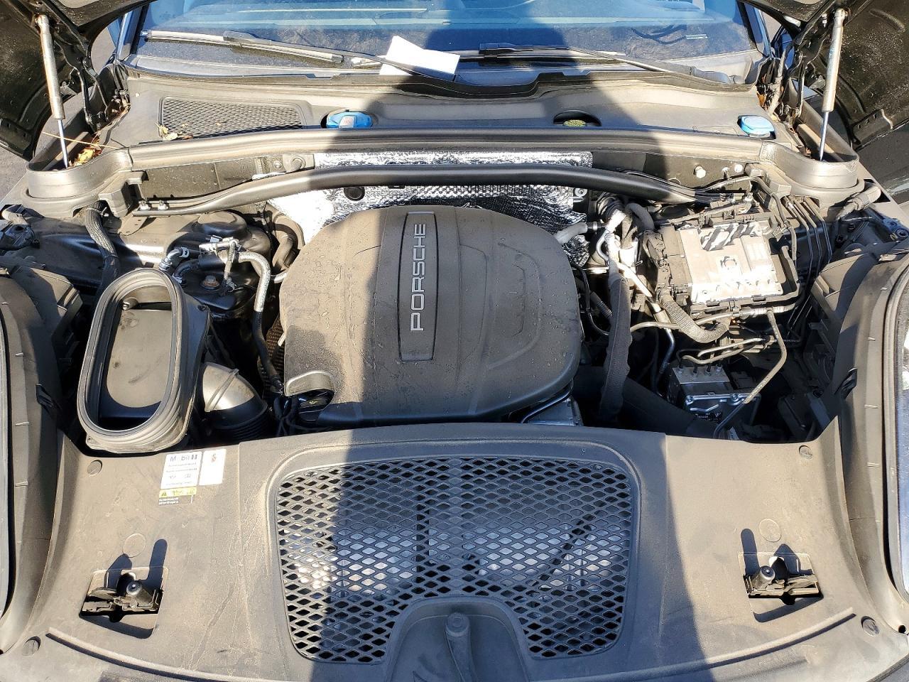 2021 PORSCHE Macan