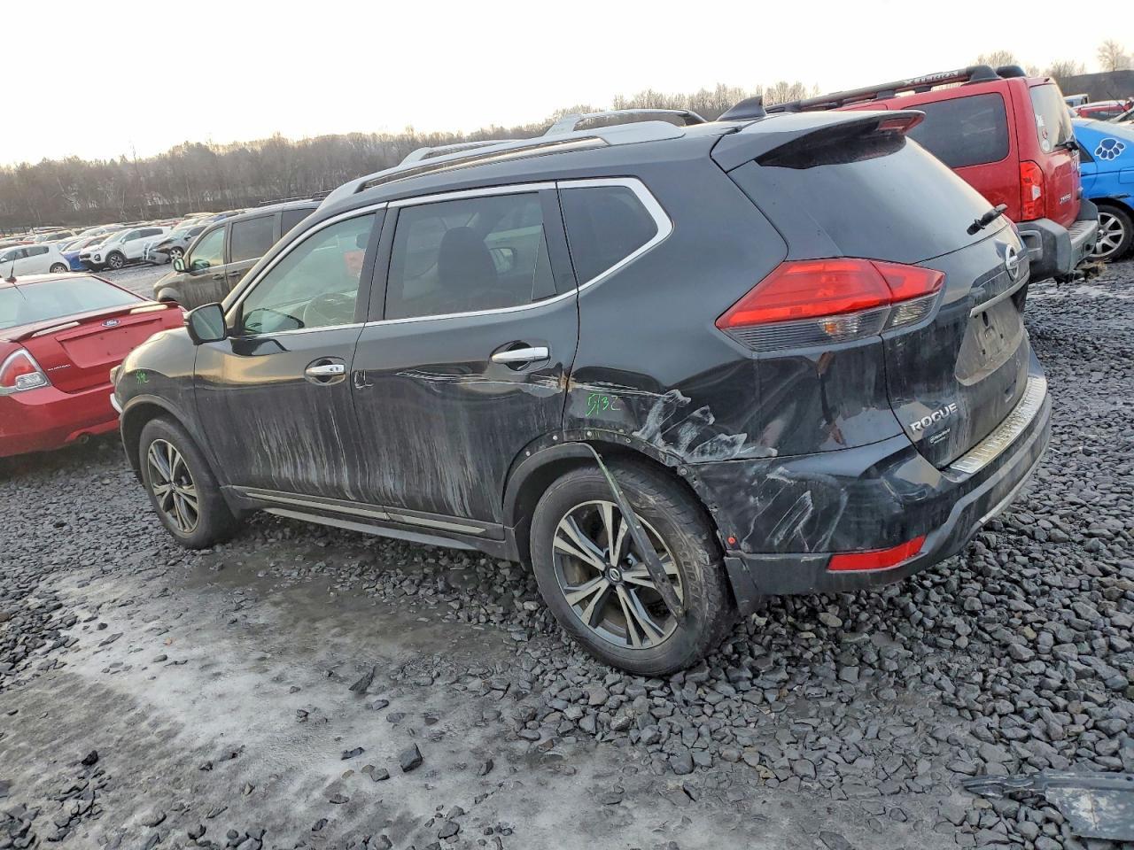 2017 NISSAN ROGUE